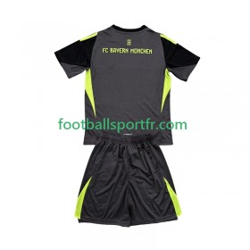 Tenue Bayern Munich Gardien Enfant Troisieme 2025-2026 Maillot de Foot